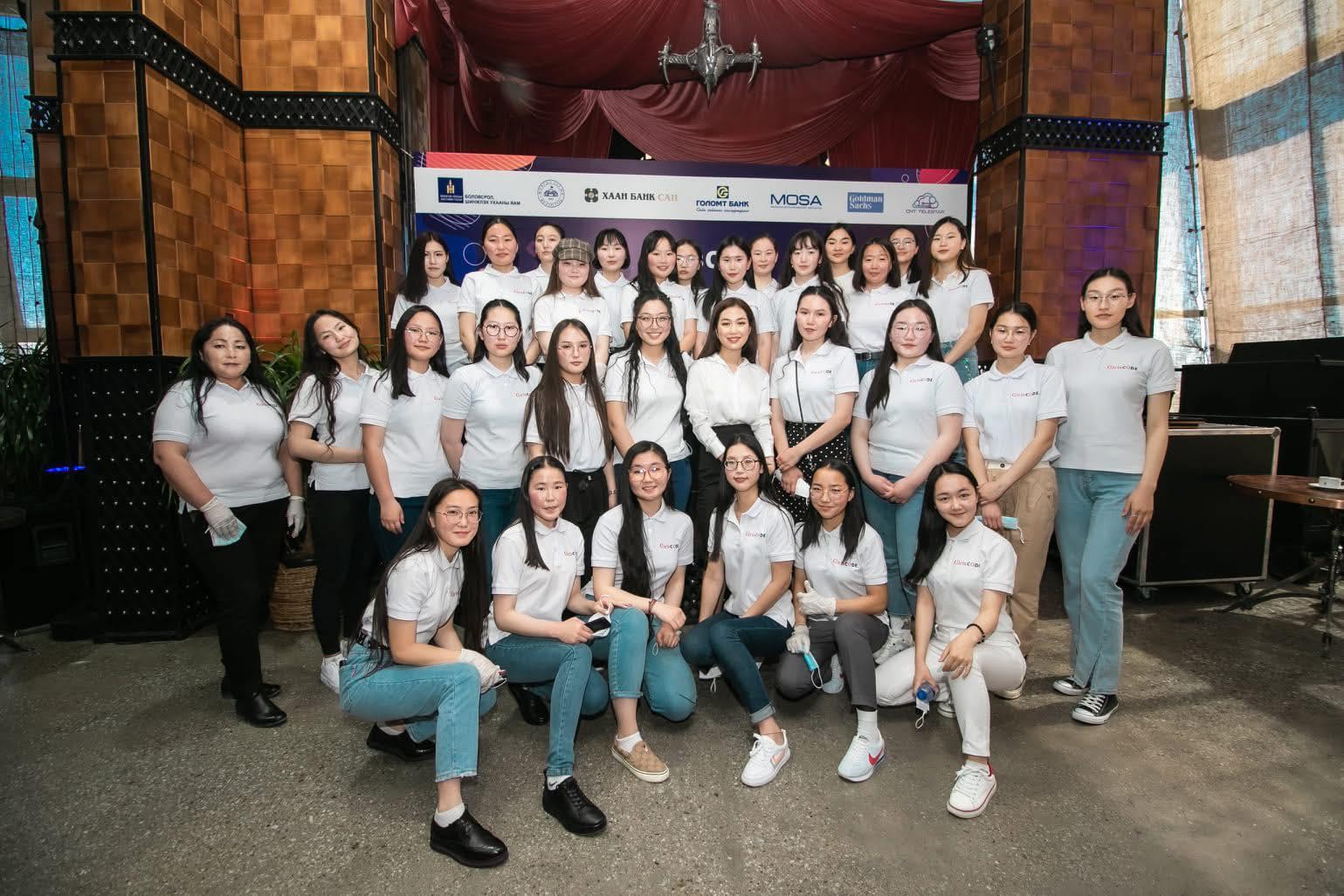 Girls Code Graduates 2021